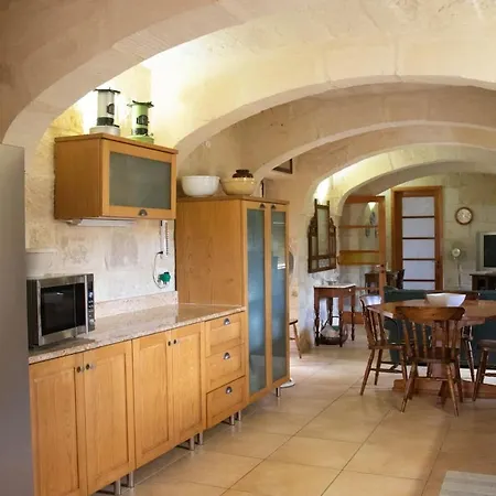 Farmhouse In Mgarr, Malta Вилла L-Imgarr