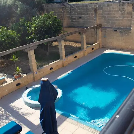 Farmhouse In Mgarr, Malta 别墅