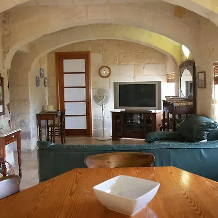 别墅 Farmhouse In Mgarr, Malta *
